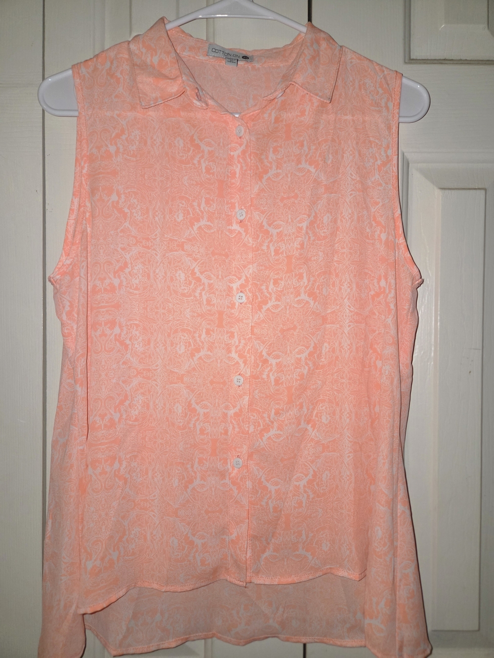 Sleeveless Coral Patterned Button-Front Top